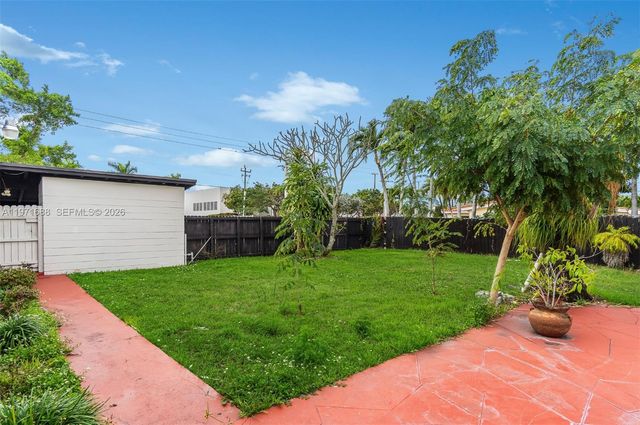 8461 SW 38th St, Miami, FL 33155