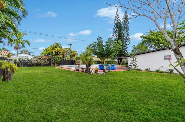 8461 SW 38th St, Miami, FL 33155