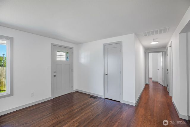 4602 SW Cloverdale Street, Seattle, WA 98136