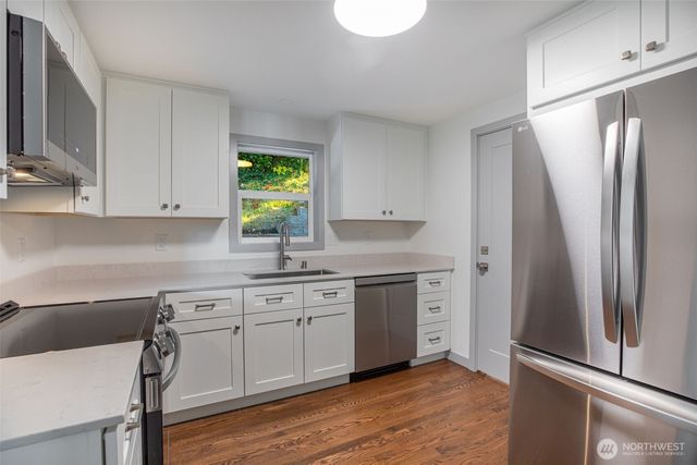 4602 SW Cloverdale Street, Seattle, WA 98136