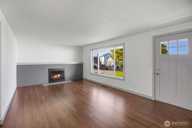 4602 SW Cloverdale Street, Seattle, WA 98136