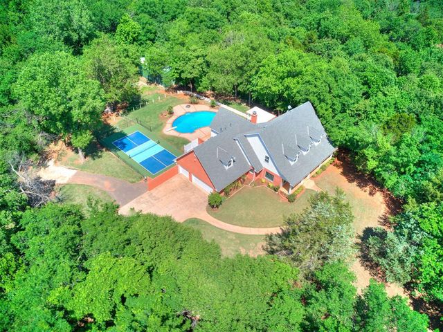 1851 Silver Oaks Drive, Edmond, OK 73025