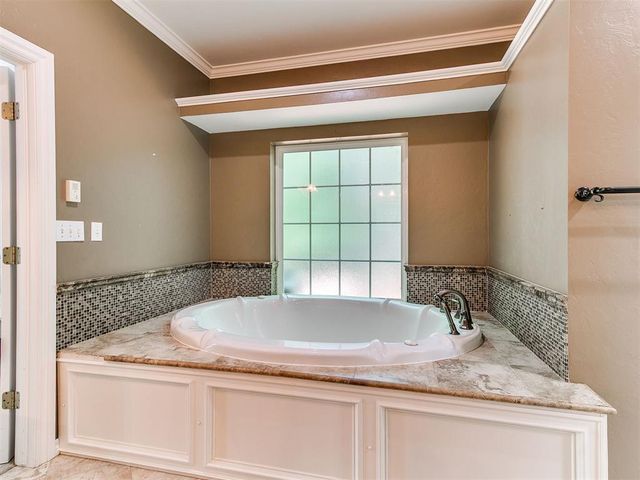1851 Silver Oaks Drive, Edmond, OK 73025