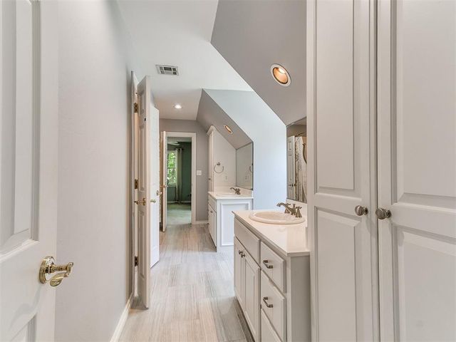 1851 Silver Oaks Drive, Edmond, OK 73025