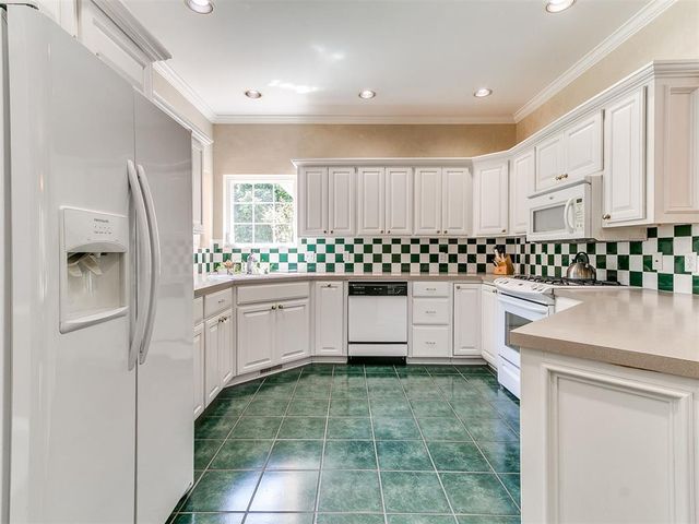 1851 Silver Oaks Drive, Edmond, OK 73025
