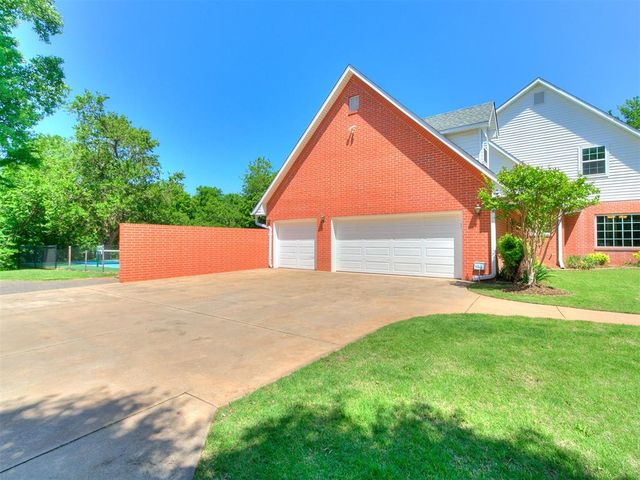 1851 Silver Oaks Drive, Edmond, OK 73025