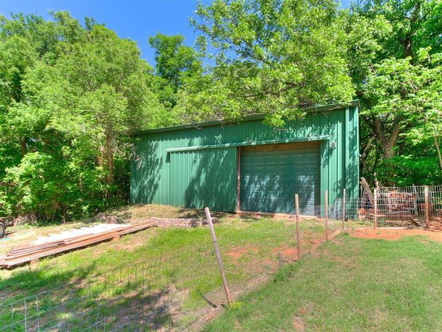1851 Silver Oaks Drive, Edmond, OK 73025