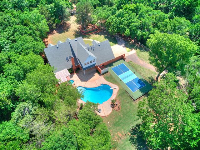 1851 Silver Oaks Drive, Edmond, OK 73025