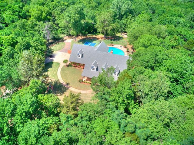 1851 Silver Oaks Drive, Edmond, OK 73025
