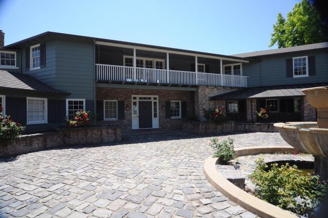389 Moore Road, Woodside, CA 94062