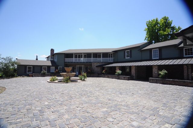 389 Moore Road, Woodside, CA 94062