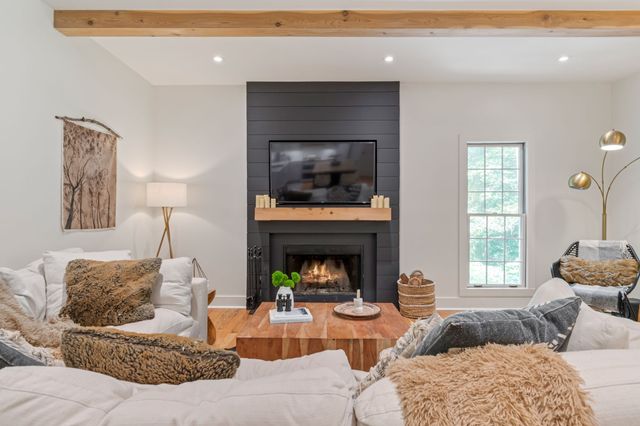 3945 New Highway 96, W, Franklin, TN 37064