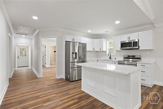 2010 Palmetto Avenue, Savannah, GA 31405