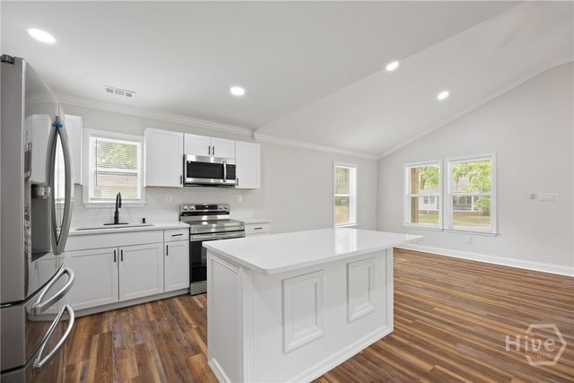 2010 Palmetto Avenue, Savannah, GA 31405