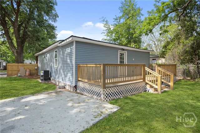 2010 Palmetto Avenue, Savannah, GA 31405