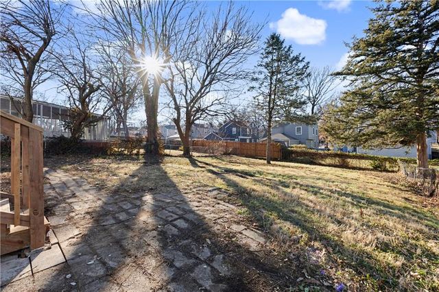 7316 Charlotte Street, Kansas City, MO 64131