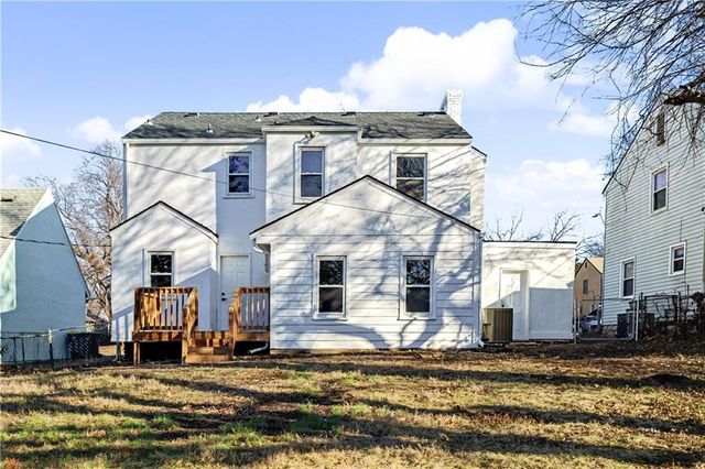 7316 Charlotte Street, Kansas City, MO 64131