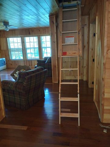 5796 Gum Log Road, Young Harris, GA 30582