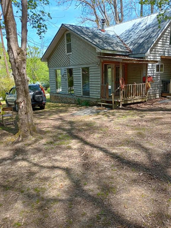 5796 Gum Log Road, Young Harris, GA 30582