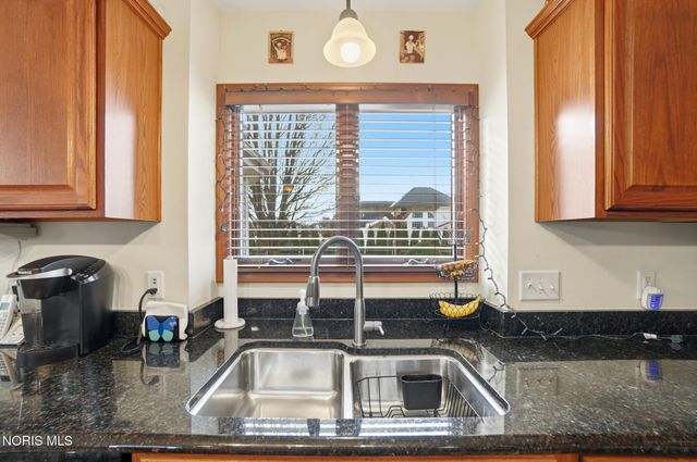 7223 Hunters Chase, Maumee, OH 43537