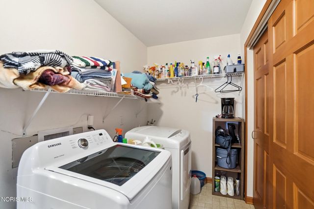 7223 Hunters Chase, Maumee, OH 43537