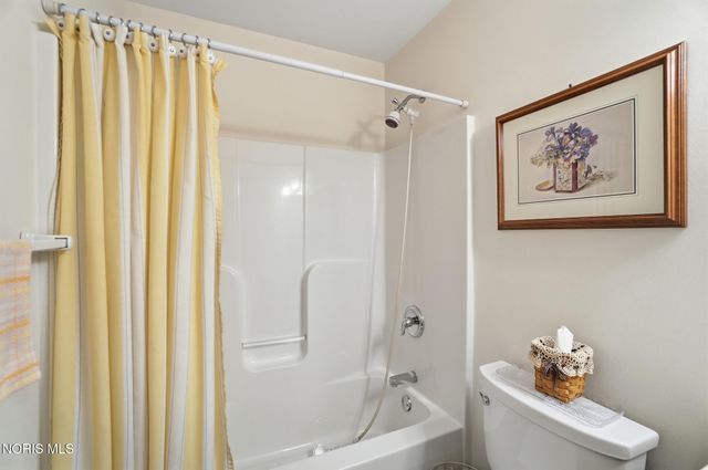 7223 Hunters Chase, Maumee, OH 43537