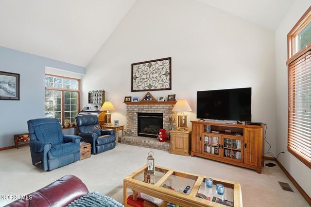 7223 Hunters Chase, Maumee, OH 43537