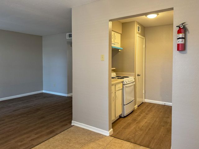2101 6th Avenue N 7, Texas City, TX 77590
