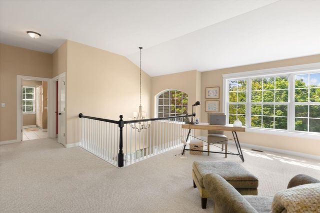 305 Morgan Lane, Fox River Grove, IL 60021