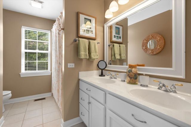 305 Morgan Lane, Fox River Grove, IL 60021