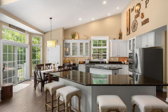 305 Morgan Lane, Fox River Grove, IL 60021