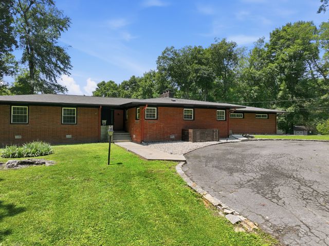 412 S Valley Rd, Shelbyville, TN 37160
