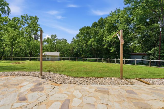 412 S Valley Rd, Shelbyville, TN 37160