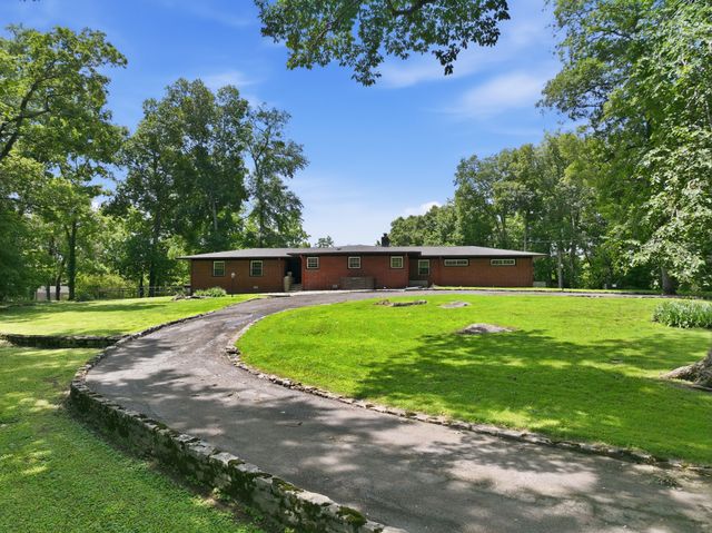 412 S Valley Rd, Shelbyville, TN 37160