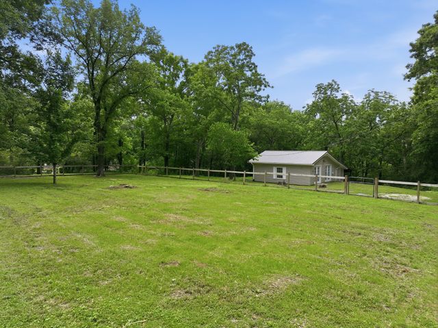 412 S Valley Rd, Shelbyville, TN 37160