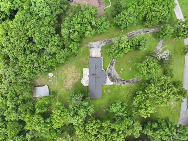 412 S Valley Rd, Shelbyville, TN 37160
