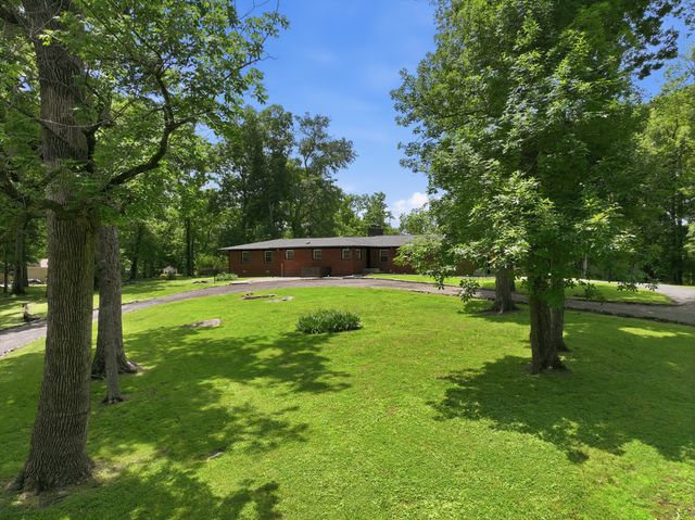 412 S Valley Rd, Shelbyville, TN 37160