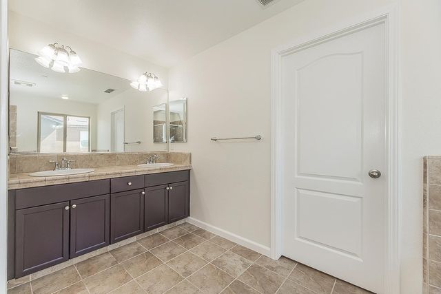 3113 Richert Avenue, Clovis, CA 93619