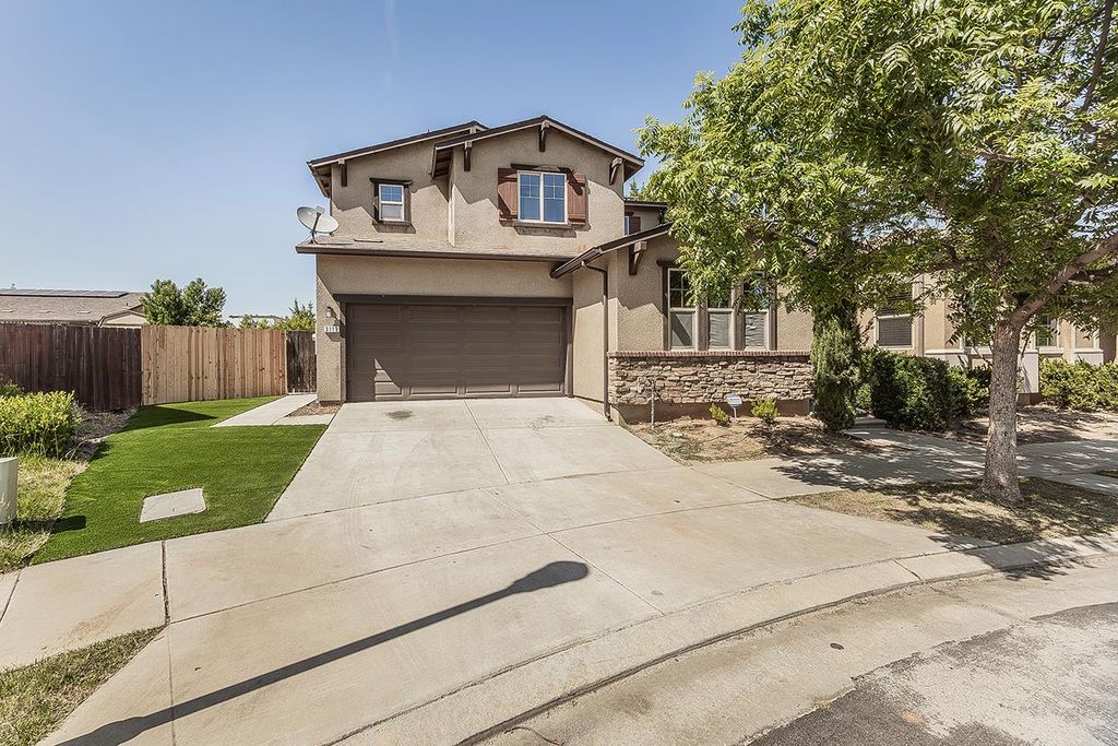 3113 Richert Avenue, Clovis, CA 93619