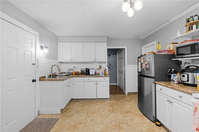 58 Read Avenue, Coventry, RI 02816