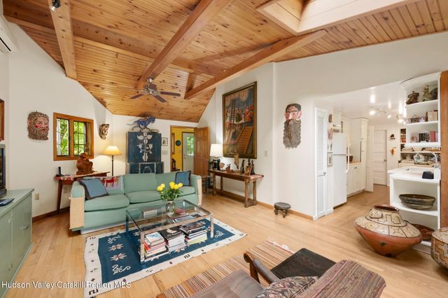 2323 Glasco Turnpike, Woodstock, NY 12498