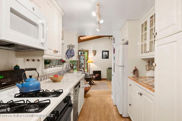 2323 Glasco Turnpike, Woodstock, NY 12498