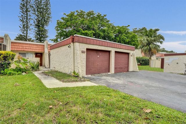 9540 NW 65th St D8, Tamarac, FL 33321