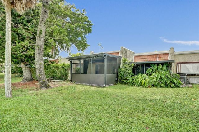 9540 NW 65th St D8, Tamarac, FL 33321
