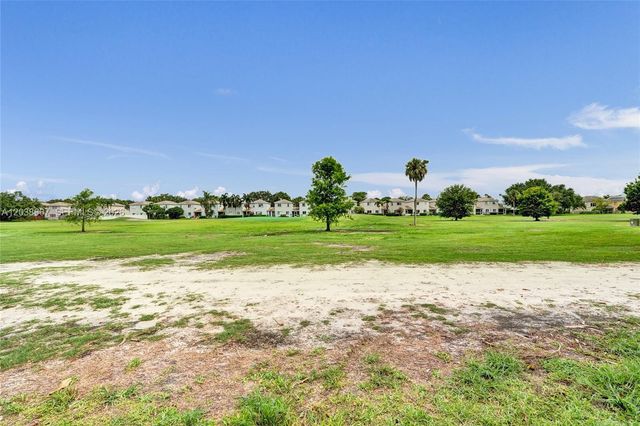 9540 NW 65th St D8, Tamarac, FL 33321