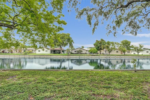 9540 NW 65th St D8, Tamarac, FL 33321