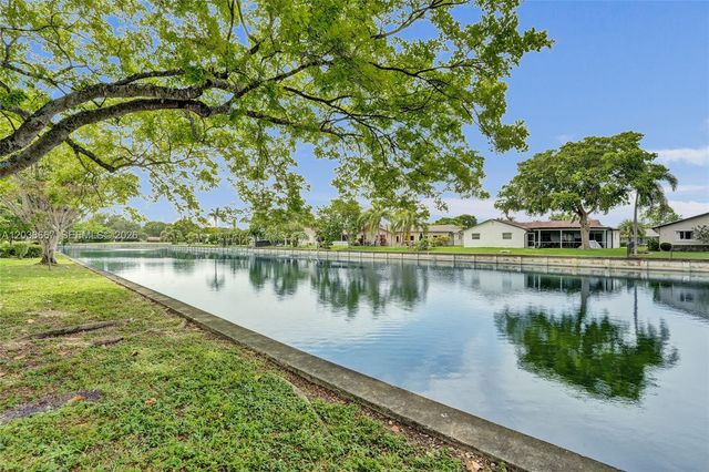 9540 NW 65th St D8, Tamarac, FL 33321
