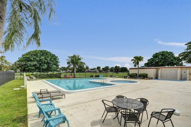 9540 NW 65th St D8, Tamarac, FL 33321