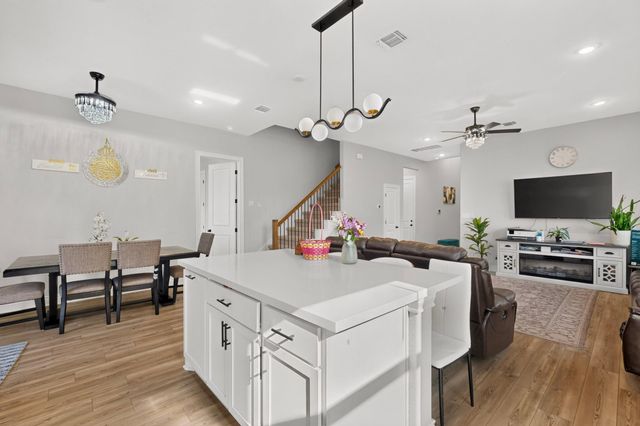108 Red Camella DR, Georgetown, TX 78628