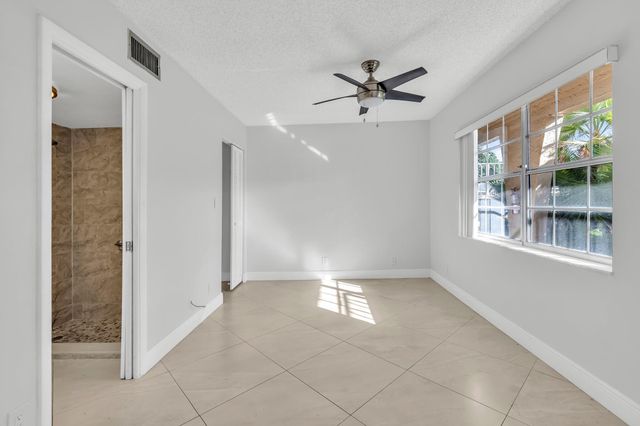 13950 Via Flora B, Delray Beach, FL 33484